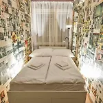 Rumbach Apartment